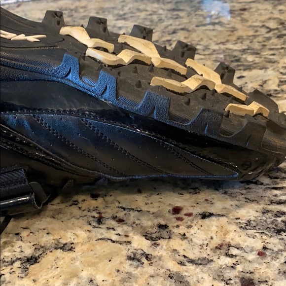 Men’s Gently Used NFL Reebok Cleat Style Sneakers - Picture 5 of 6